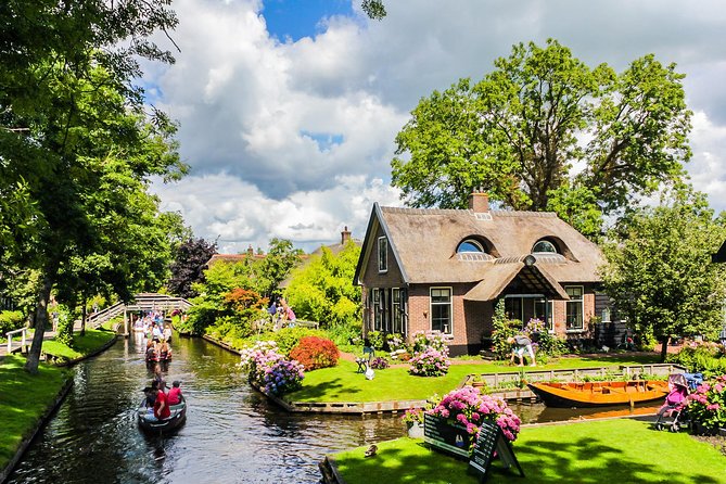 Por qu&eacute; Giethoorn, el hermoso pueblo holand&eacute;s deber&iacute;a ser tu primer viaje de este 2022